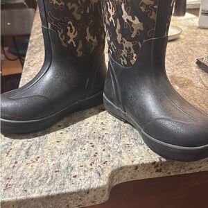 Bogs Black and Camouflage Kids Boots